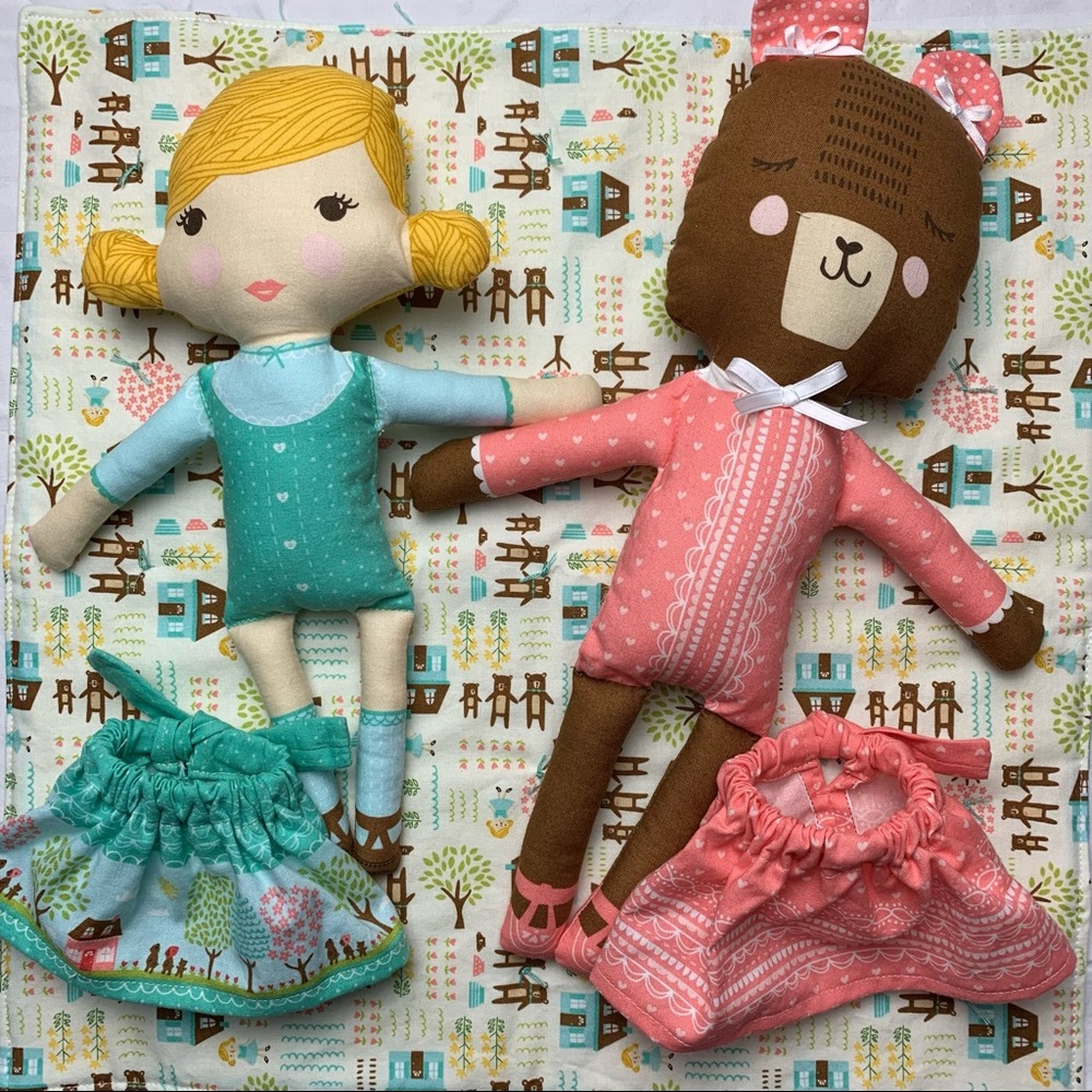 Goldilocks and the Three Bears handmade dolls with quilt and pillow - Picture 4 of 9